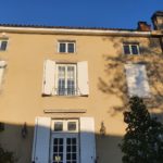 OSF Façade, façadiers experts en ravalement et maçonnerie à Lyon et Villefranche sur Saône . Travaux, enduit, étanchéité, entretien, nettoyage et peinture sur façades neuves et anciennes, finition fausses pierres. Nettoyage de toitures et réparation.